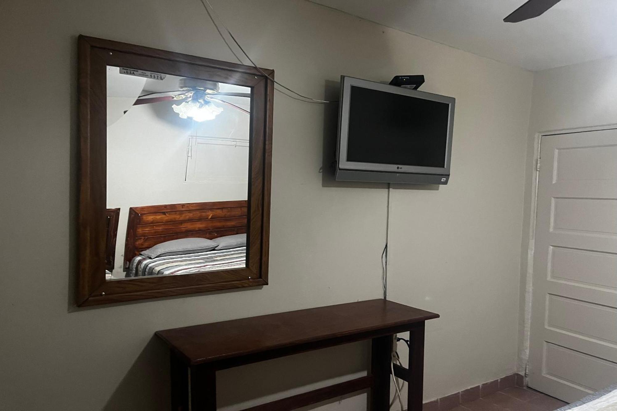 Oyo Hotel Linda Tijuana Ngoại thất bức ảnh