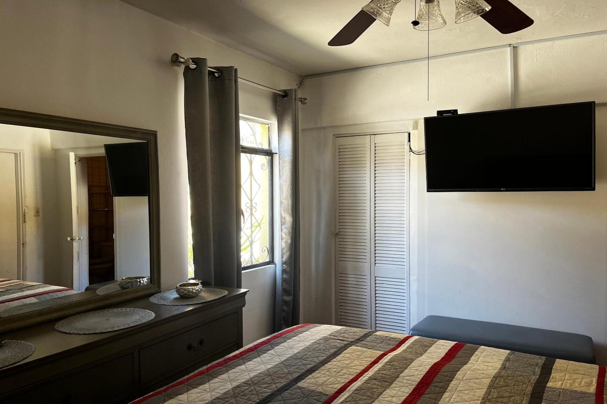 Oyo Hotel Linda Tijuana Ngoại thất bức ảnh